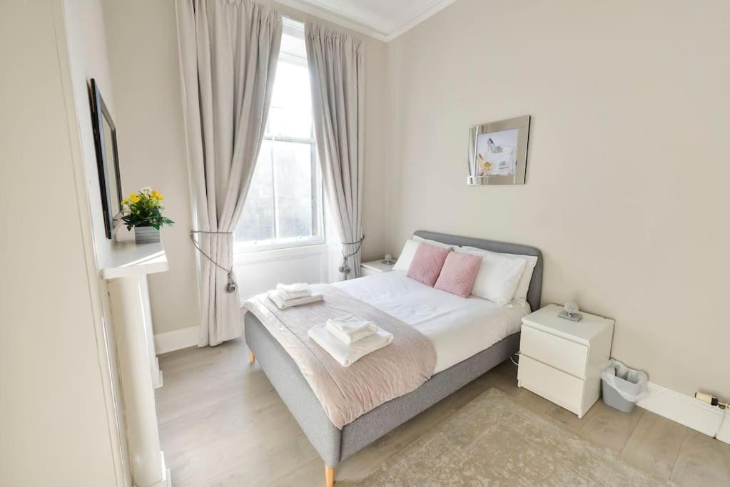 George IV Bridge - Superbly Located 3 Bedroom! Edinburgh Ngoại thất bức ảnh