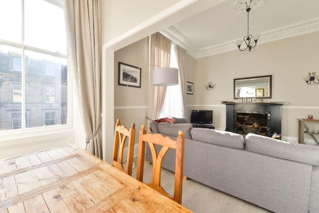 George IV Bridge - Superbly Located 3 Bedroom! Edinburgh Ngoại thất bức ảnh